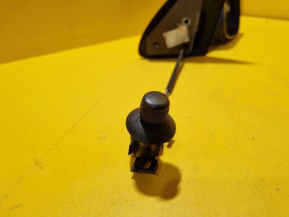 PRAVÉ ZRCÁTKO ŠKODA FABIA I , ČERNÉ NELAKOVANÉ, KRÁTKÉ , MANUÁLNÍ - 16959