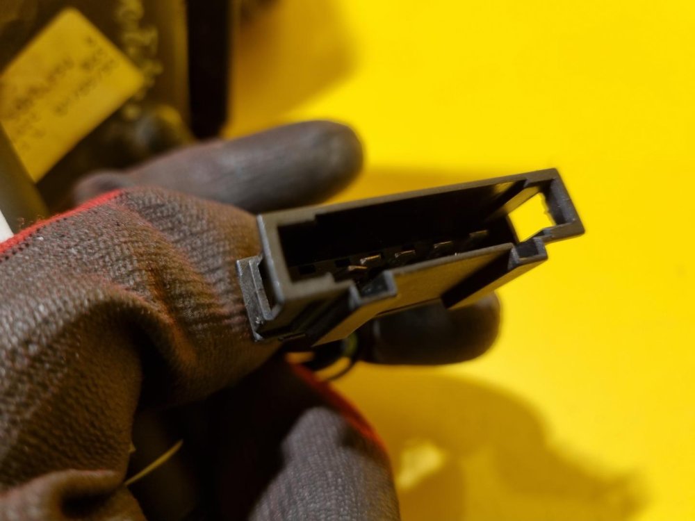 PRAVÉ ZRCÁTKO ŠKODA OCTAVIA I , MODRÉ, DLOUHÉ , ELEKTRICKÉ - 16884