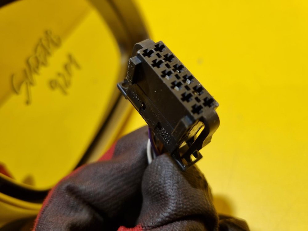 PRAVÉ ZRCÁTKO ŠKODA SUPERB I , STŘÍBRNÉ 9201, DLOUHÉ , ELEKTRICKÉ - 16879 PRAVÉ ZRCÁTKO ŠKODA SUPERB I , STŘÍBRNÉ 9201, DLOUHÉ , ELEKTRICKÉ - 16879