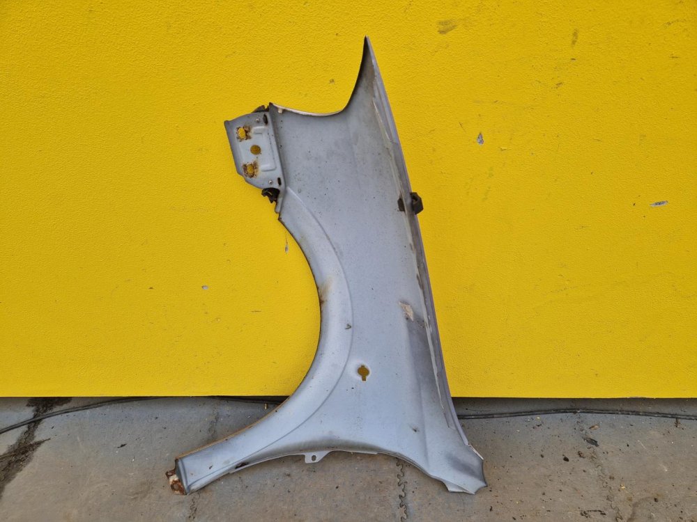 PRAVÝ PŘEDNÍ BLATNÍK OPEL ASTRA G, STŘÍRBNÝ - 17445