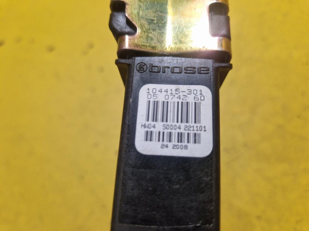 PRAVÝ PŘEDNÍ MOTOREK STAHOVAČKY OKNA 0130821730 ŠKODA OCTAVIA I - 18673 PRAVÝ PŘEDNÍ MOTOREK STAHOVAČKY OKNA 0130821730 ŠKODA OCTAVIA I - 18673