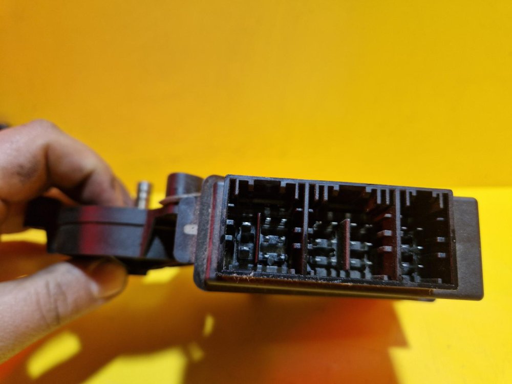 PRAVÝ PŘEDNÍ MOTOREK STAHOVAČKY OKNA 6Q1959802A ŠKODA FABIA I, FABIA II, ROOMSTER / VW POLO IV / SEAT IBIZA III, CORDOBA II - 15940 PRAVÝ PŘEDNÍ MOTOREK STAHOVAČKY OKNA 6Q1959802A ŠKODA FABIA I, FABIA II, ROOMSTER / VW POLO IV / SEAT IBIZA III, CORDOBA II - 15940