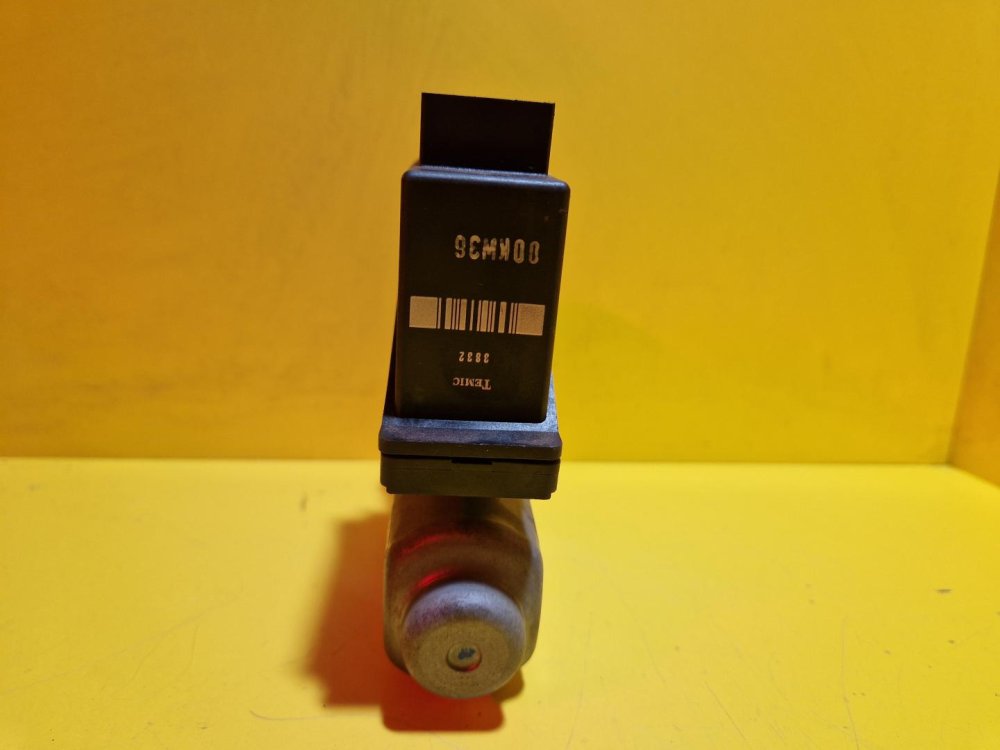 PRAVÝ PŘEDNÍ MOTOREK STAHOVAČKY OKNA 6Q1959802A ŠKODA FABIA I, FABIA II, ROOMSTER / VW POLO IV / SEAT IBIZA III, CORDOBA II - 15940 PRAVÝ PŘEDNÍ MOTOREK STAHOVAČKY OKNA 6Q1959802A ŠKODA FABIA I, FABIA II, ROOMSTER / VW POLO IV / SEAT IBIZA III, CORDOBA II - 15940