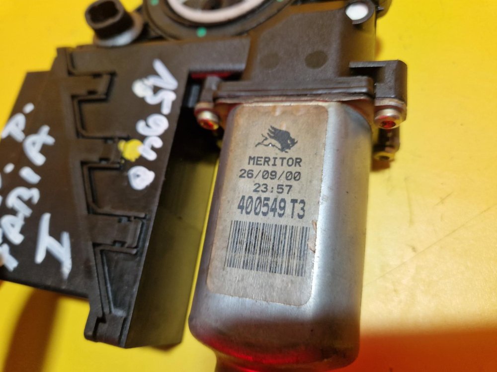 PRAVÝ PŘEDNÍ MOTOREK STAHOVAČKY OKNA 6Q1959802A ŠKODA FABIA I, FABIA II, ROOMSTER / VW POLO IV / SEAT IBIZA III, CORDOBA II - 15940 PRAVÝ PŘEDNÍ MOTOREK STAHOVAČKY OKNA 6Q1959802A ŠKODA FABIA I, FABIA II, ROOMSTER / VW POLO IV / SEAT IBIZA III, CORDOBA II - 15940