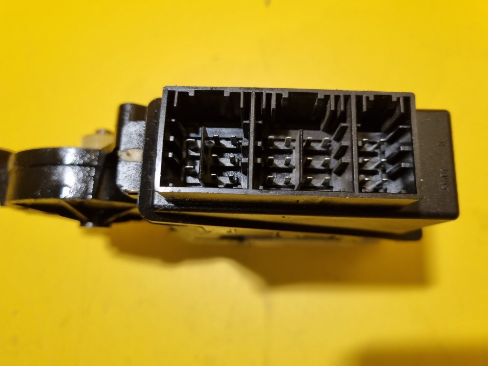 PRAVÝ PŘEDNÍ MOTOREK STAHOVAČKY OKNA 6Q1959802A ŠKODA FABIA I, FABIA II, ROOMSTER / VW POLO IV / SEAT IBIZA III, CORDOBA II - 17747 PRAVÝ PŘEDNÍ MOTOREK STAHOVAČKY OKNA 6Q1959802A ŠKODA FABIA I, FABIA II, ROOMSTER / VW POLO IV / SEAT IBIZA III, CORDOBA II - 17747