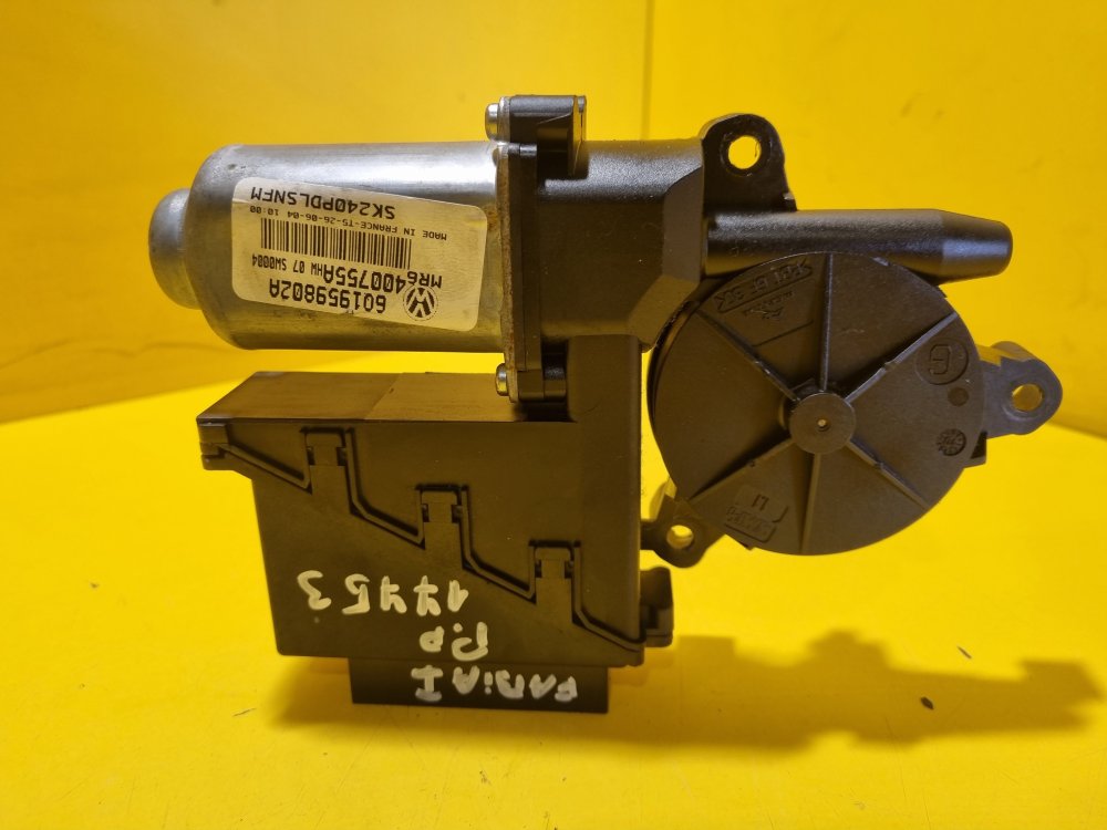 PRAVÝ PŘEDNÍ MOTOREK STAHOVAČKY OKNA 6Q1959802A ŠKODA FABIA I, FABIA II, ROOMSTER / VW POLO IV / SEAT IBIZA III, CORDOBA II - 17753