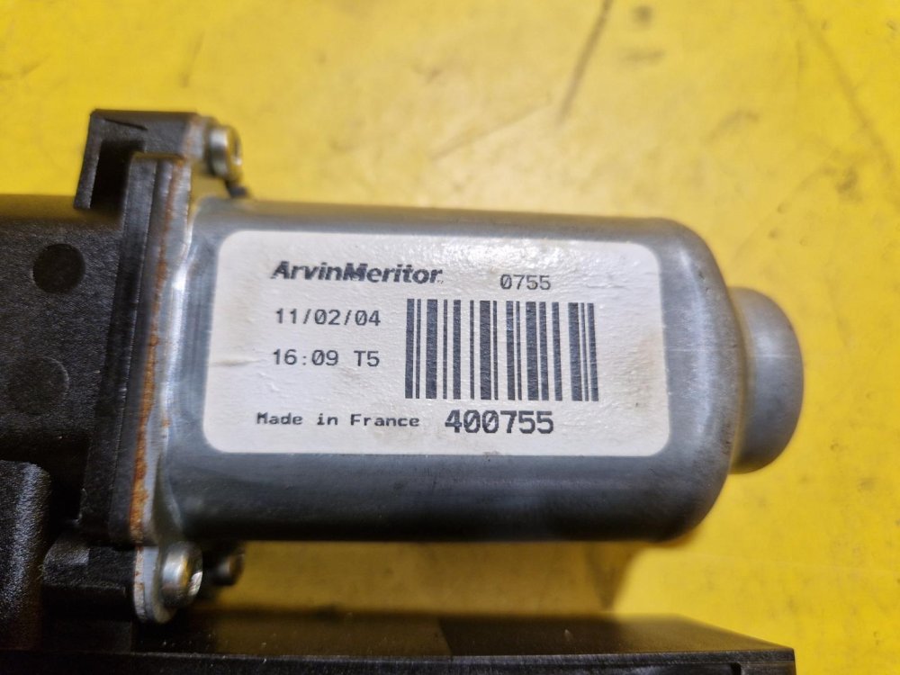 PRAVÝ PŘEDNÍ MOTOREK STAHOVAČKY OKNA 6Q1959802A ŠKODA FABIA I, FABIA II, ROOMSTER / VW POLO IV / SEAT IBIZA III, CORDOBA II - 18246