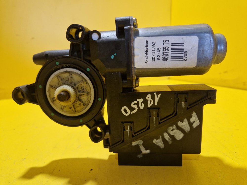 PRAVÝ PŘEDNÍ MOTOREK STAHOVAČKY OKNA 6Q1959802A ŠKODA FABIA I, FABIA II, ROOMSTER / VW POLO IV / SEAT IBIZA III, CORDOBA II - 18250