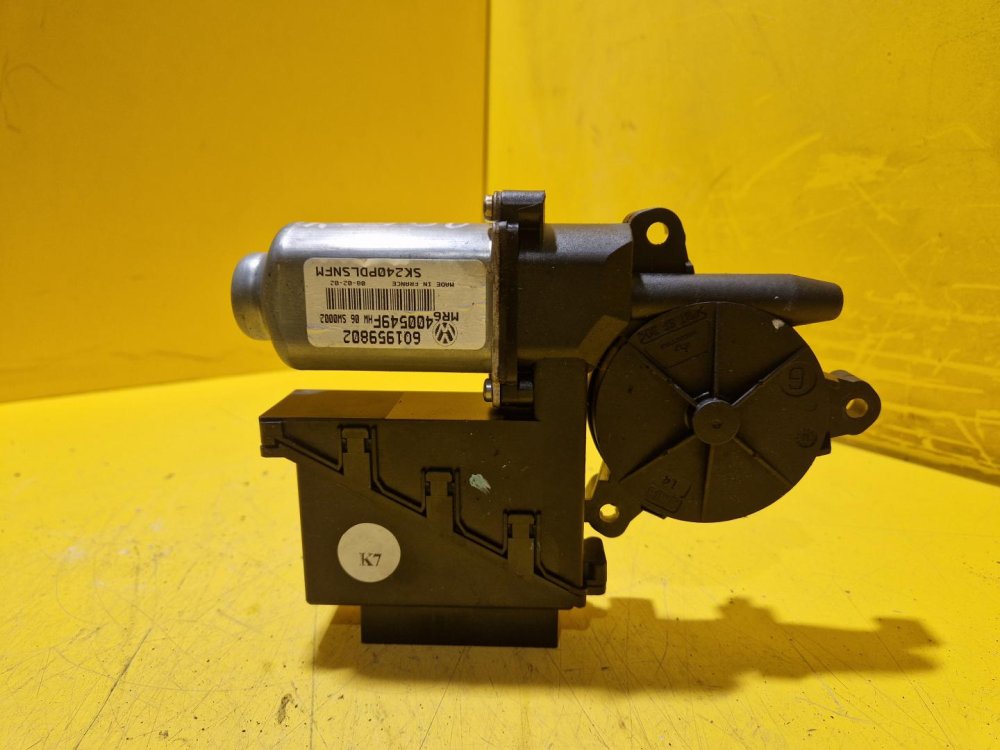 PRAVÝ PŘEDNÍ MOTOREK STAHOVAČKY OKNA 6Q1959802A ŠKODA FABIA I, FABIA II, ROOMSTER / VW POLO IV / SEAT IBIZA III, CORDOBA II - 20437 PRAVÝ PŘEDNÍ MOTOREK STAHOVAČKY OKNA 6Q1959802A ŠKODA FABIA I, FABIA II, ROOMSTER / VW POLO IV / SEAT IBIZA III, CORDOBA II - 20437