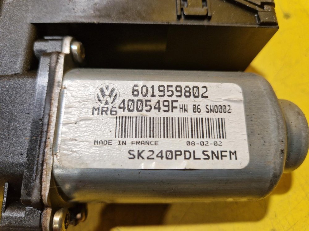 PRAVÝ PŘEDNÍ MOTOREK STAHOVAČKY OKNA 6Q1959802A ŠKODA FABIA I, FABIA II, ROOMSTER / VW POLO IV / SEAT IBIZA III, CORDOBA II - 20437 PRAVÝ PŘEDNÍ MOTOREK STAHOVAČKY OKNA 6Q1959802A ŠKODA FABIA I, FABIA II, ROOMSTER / VW POLO IV / SEAT IBIZA III, CORDOBA II - 20437