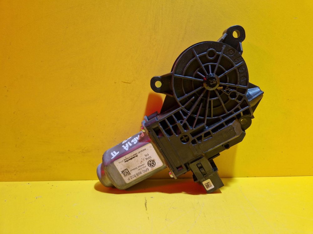 PRAVÝ PŘEDNÍ MOTOREK STAHOVAČKY OKNA 6R0959802P ŠKODA FABIA II, ROOMSTER / VW POLO IV / SEAT IBIZA IV - 15934 PRAVÝ PŘEDNÍ MOTOREK STAHOVAČKY OKNA 6R0959802P ŠKODA FABIA II, ROOMSTER / VW POLO IV / SEAT IBIZA IV - 15934