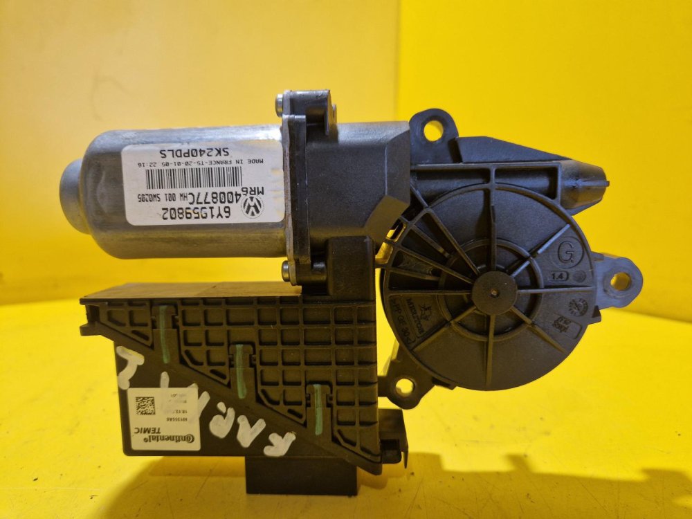 PRAVÝ PŘEDNÍ MOTOREK STAHOVAČKY OKNA 6Y1959802 ŠKODA FABIA I, FABIA II, ROOMSTER / VW POLO IV / SEAT IBIZA III, CORDOBA II - 18252 PRAVÝ PŘEDNÍ MOTOREK STAHOVAČKY OKNA 6Y1959802 ŠKODA FABIA I, FABIA II, ROOMSTER / VW POLO IV / SEAT IBIZA III, CORDOBA II - 18252