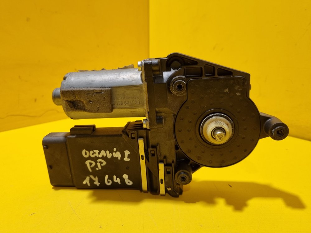 PRAVÝ PŘEDNÍ MOTOREK STAHOVAČKY OKNA 0130821730 ŠKODA OCTAVIA I - 17648 PRAVÝ PŘEDNÍ MOTOREK STAHOVAČKY OKNA 0130821730 ŠKODA OCTAVIA I - 17648