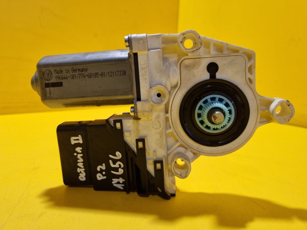 PRAVÝ ZADNÍ MOTOREK STAHOVAČKY OKNA 1K0959704E - ŠKODA OCTAVIA II / VW GOLF V, TOURAN I / SEAT ALTEA, TOLEDO III - 17656 PRAVÝ ZADNÍ MOTOREK STAHOVAČKY OKNA 1K0959704E - ŠKODA OCTAVIA II / VW GOLF V, TOURAN I / SEAT ALTEA, TOLEDO III - 17656