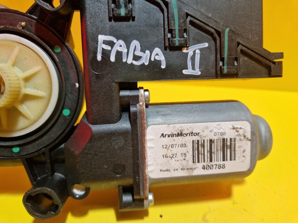 PRAVÝ ZADNÍ MOTOREK STAHOVAČKY OKNA 6Q0959812A ŠKODA FABIA I, FABIA II, ROOMSTER / VW POLO IV / SEAT IBIZA III, CORDOBA II - 15648 PRAVÝ ZADNÍ MOTOREK STAHOVAČKY OKNA 6Q0959812A ŠKODA FABIA I, FABIA II, ROOMSTER / VW POLO IV / SEAT IBIZA III, CORDOBA II - 15648