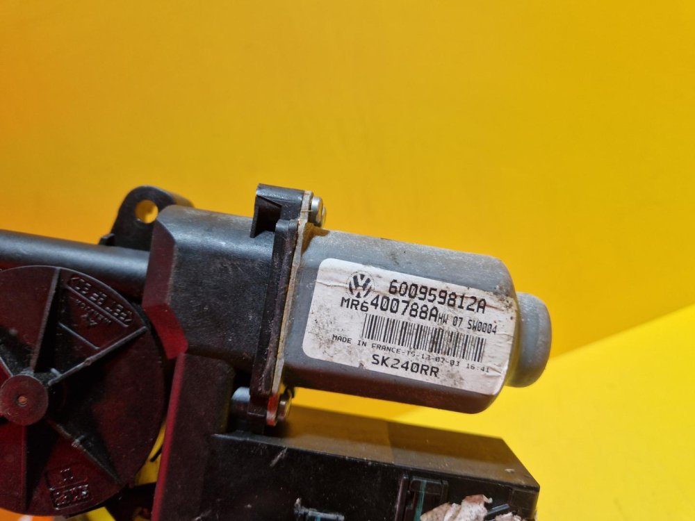 PRAVÝ ZADNÍ MOTOREK STAHOVAČKY OKNA 6Q0959812A ŠKODA FABIA I, FABIA II, ROOMSTER / VW POLO IV / SEAT IBIZA III, CORDOBA II - 15648 PRAVÝ ZADNÍ MOTOREK STAHOVAČKY OKNA 6Q0959812A ŠKODA FABIA I, FABIA II, ROOMSTER / VW POLO IV / SEAT IBIZA III, CORDOBA II - 15648