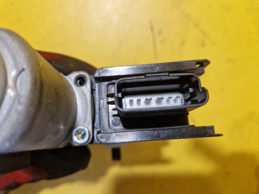 PRAVÝ ZADNÍ MOTOREK STAHOVAČKY OKNA S JEDNOTKOU 83460-3Z010 HYUNDAI I40 - 18341 PRAVÝ ZADNÍ MOTOREK STAHOVAČKY OKNA S JEDNOTKOU 83460-3Z010 HYUNDAI I40 - 18341