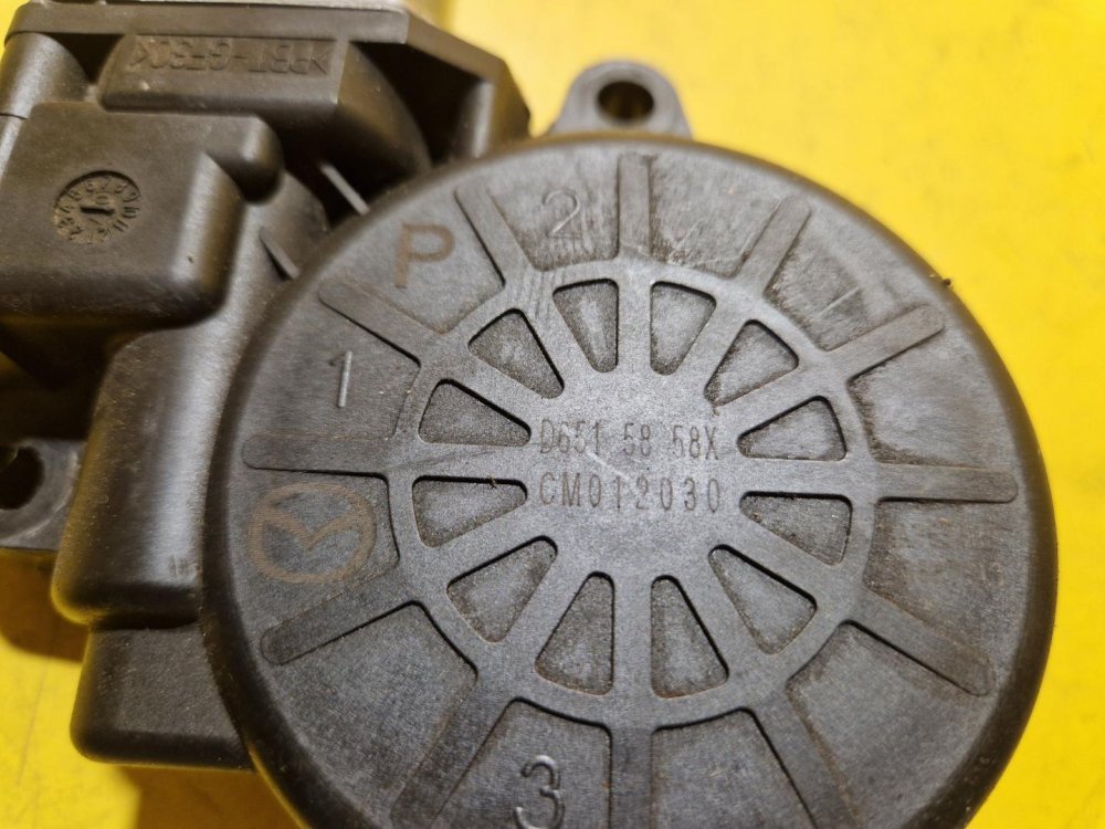 PRAVÝ ZADNÍ MOTOREK STAHOVAČKY OKNA - MAZDA 6 II GH (2007-2013) - 18344 PRAVÝ ZADNÍ MOTOREK STAHOVAČKY OKNA - MAZDA 6 II GH (2007-2013) - 18344