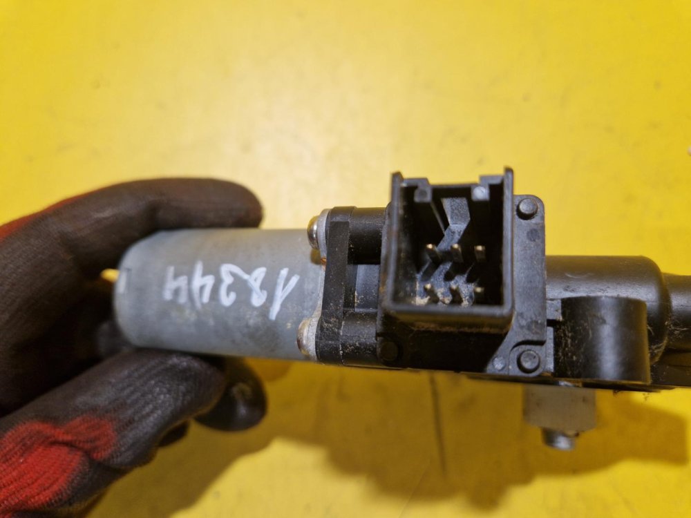 PRAVÝ ZADNÍ MOTOREK STAHOVAČKY OKNA - MAZDA 6 II GH (2007-2013) - 18344 PRAVÝ ZADNÍ MOTOREK STAHOVAČKY OKNA - MAZDA 6 II GH (2007-2013) - 18344