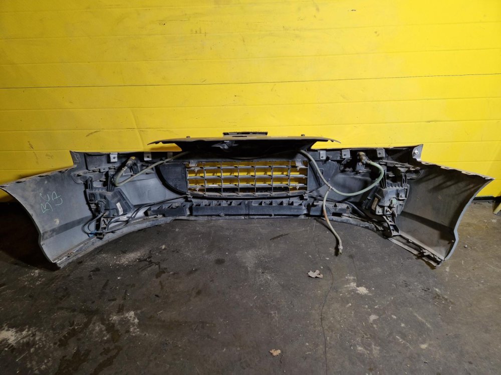 PŘEDNÍ NÁRAZNÍK PEUGEOT 407, STŘÍBRNÝ EZRC, S OSTŘIKOVAČI, S MLHOVKAMI - 20367