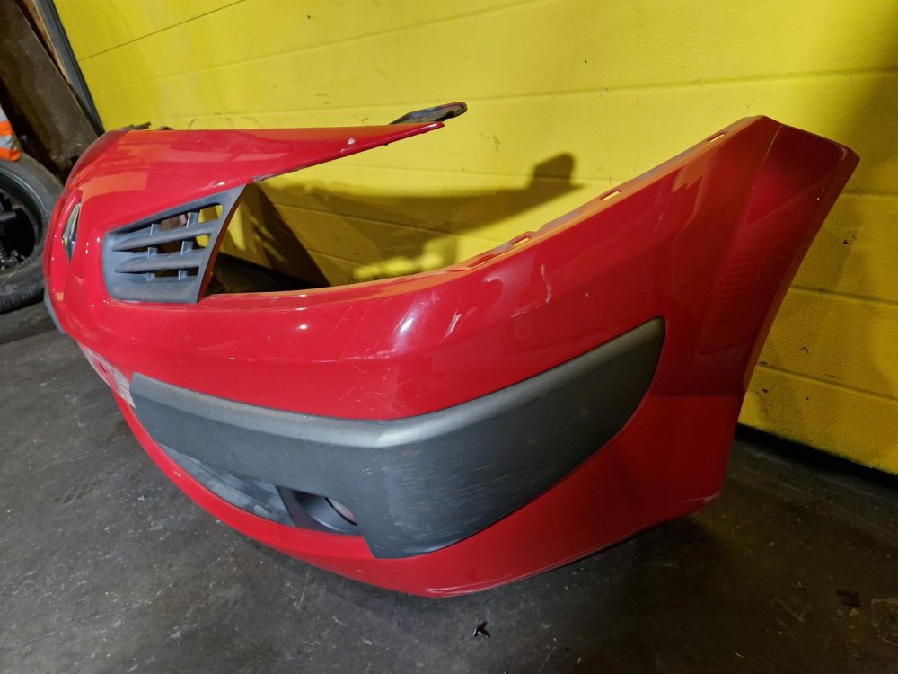 PŘEDNÍ NÁRAZNÍK RENAULT MEGANE II, ČERVENÝ, S MLHOVKAMI - 20169