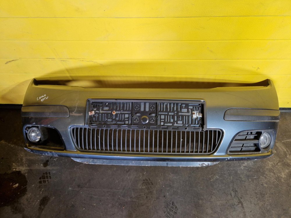 PŘEDNÍ NÁRAZNÍK ŠKODA FABIA I, ŠEDÝ 9910, FACELIFT, S MLHOVKAMA - 19685