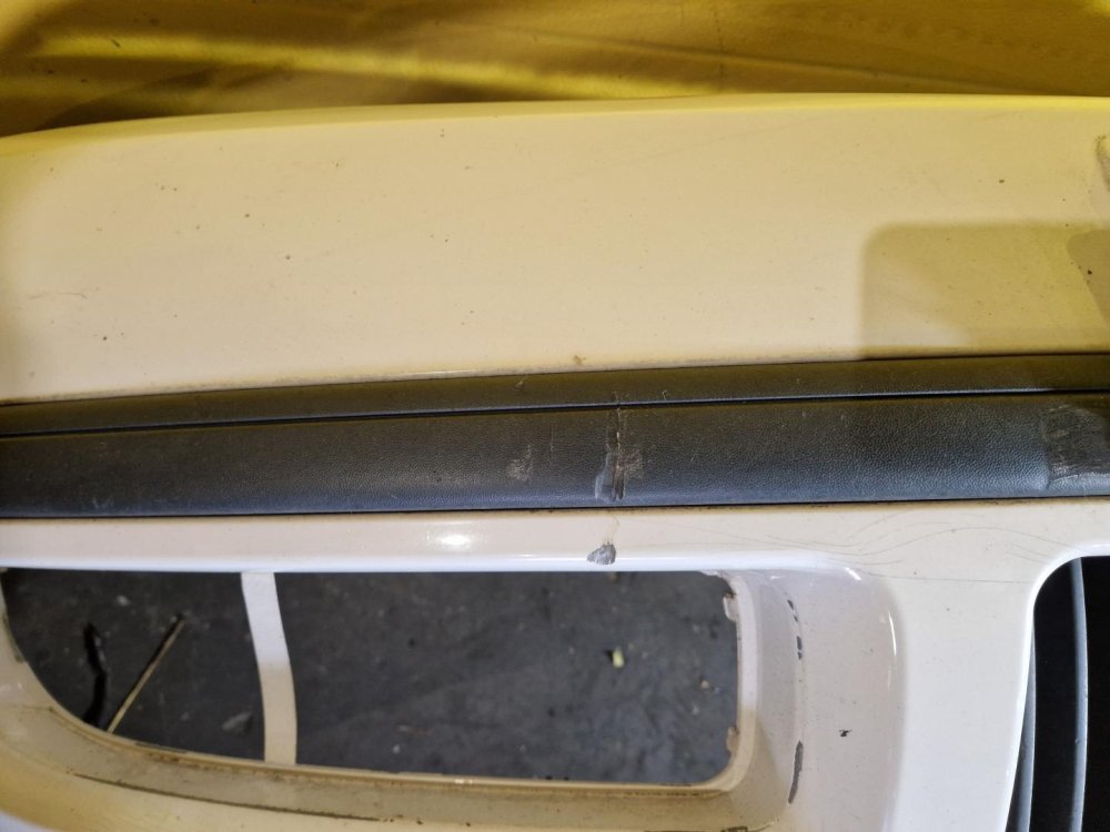 PŘEDNÍ NÁRAZNÍK ŠKODA SUPERB I, BÍLÝ - 20181