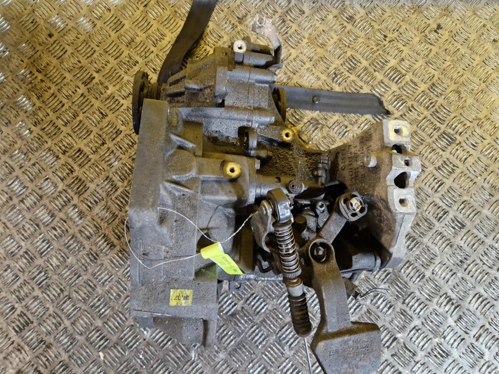 PŘEVODOVKA GQQ - ŠKODA OCTAVIA II / AUDI A II / VW GOLF V, JETTA III, PASSAT B6, TOURAN / SEAT ALTEA, LEON II, TOLEDO III - 1.9 TDI 77KW - 21164