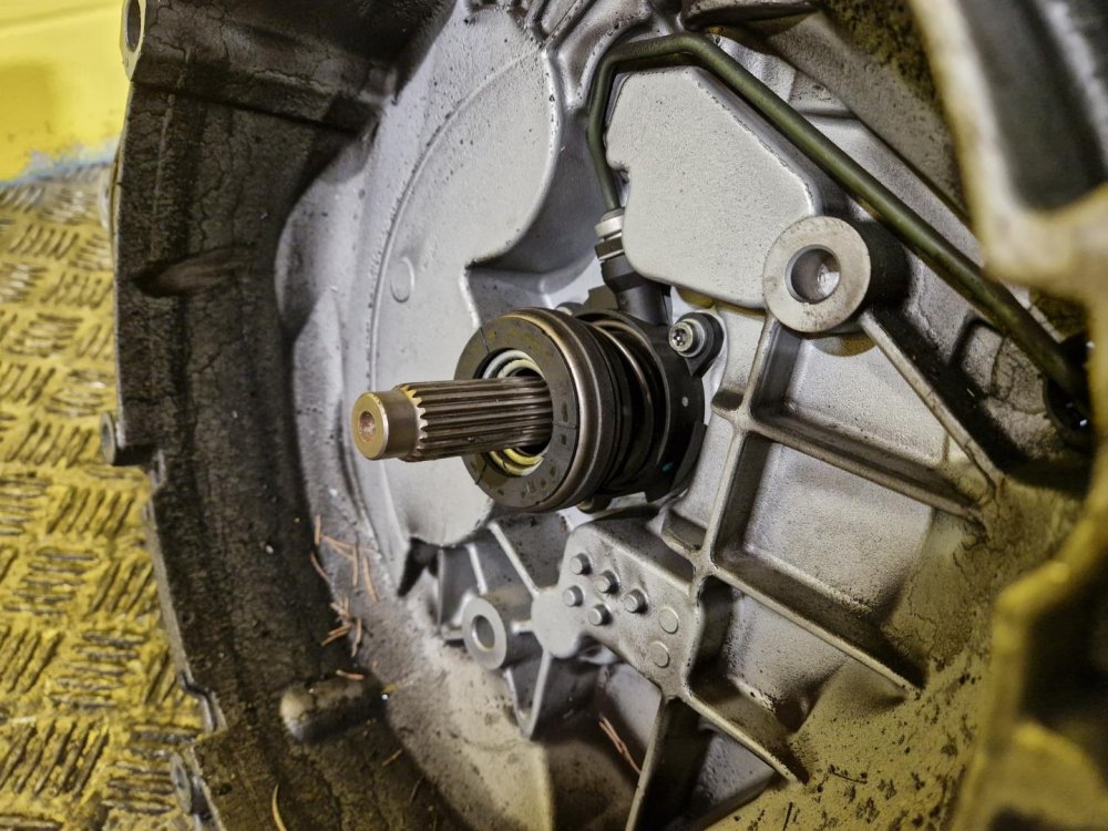 PŘEVODOVKA M32 - OPEL ASTRA H, ZAFIRA B, VECTRA C / FIAT / ALFA ROMEO / SAAB - 1.9 CDTI, 1.9 JTD, 1.9 TTID - 21279 PŘEVODOVKA M32 - OPEL ASTRA H, ZAFIRA B, VECTRA C / FIAT / ALFA ROMEO / SAAB - 1.9 CDTI, 1.9 JTD, 1.9 TTID - 21279