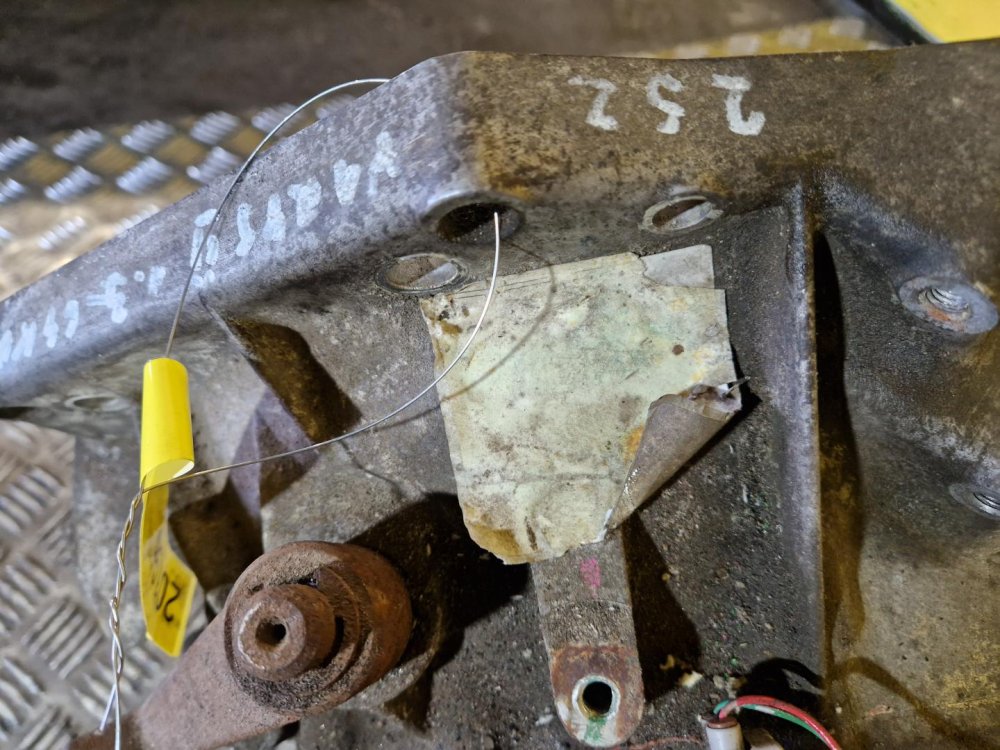 PŘEVODOVKA TOYOTA YARIS II (P9) - 1.3 VVT-i 64 KW - 20196 PŘEVODOVKA TOYOTA YARIS II (P9) - 1.3 VVT-i 64 KW - 20196