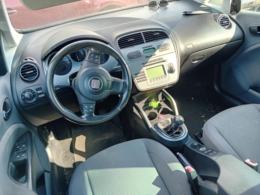 Seat Altea XL 1.9 TDI ( BLS ) 77kW r.2007 černá na náhradní díly