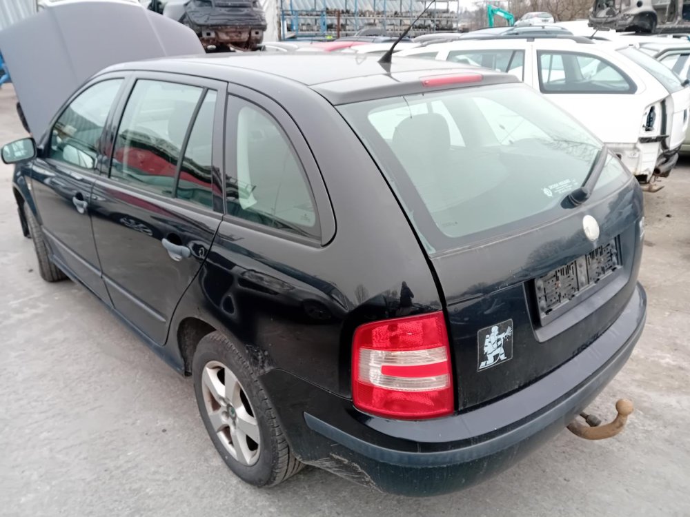 Škoda Fabia 1.9 TDI ( AXR ) 74kW r.2007 černá 9910 na náhradní díly Škoda Fabia 1.9 TDI ( AXR ) 74kW r.2007 černá 9910 na náhradní díly