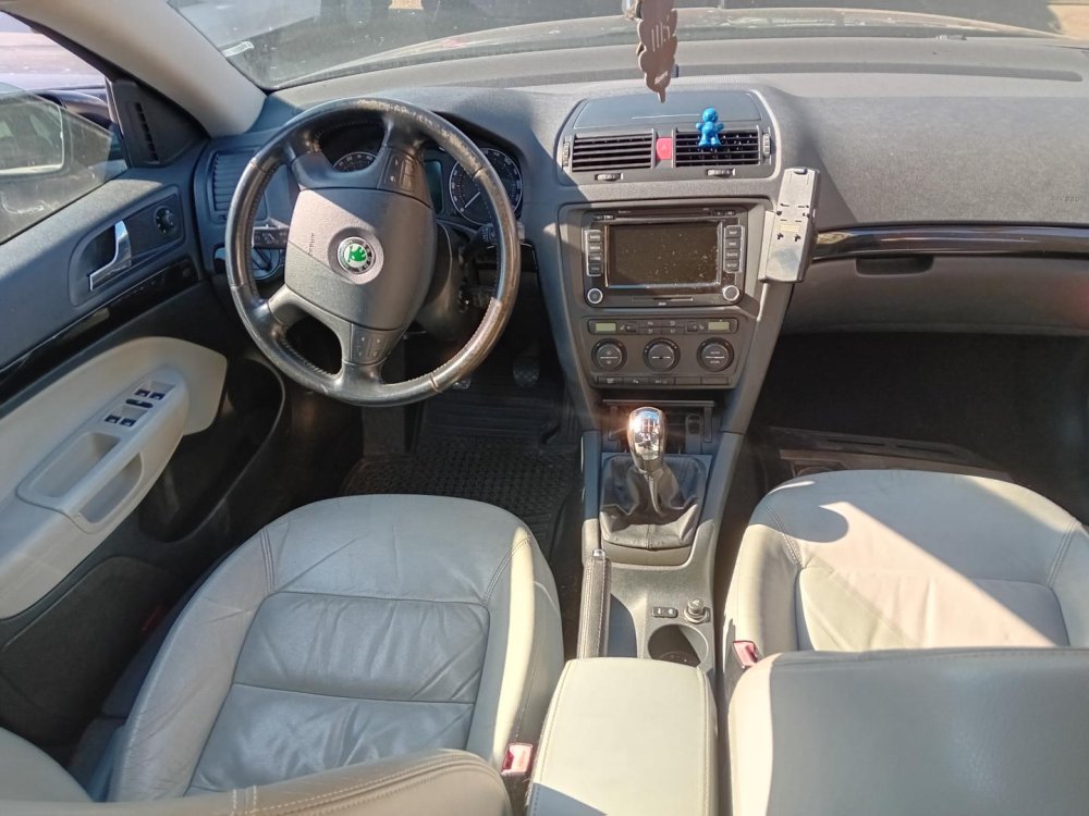 Škoda Octavia II 1.8 TSI ( BZB ) 118kW r.2007 černá na náhradní díly