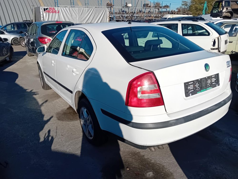 Škoda Octavia II 1.9 TDI ( BXE ) 77kW bílá 1026 r.2007 na náhradní díly