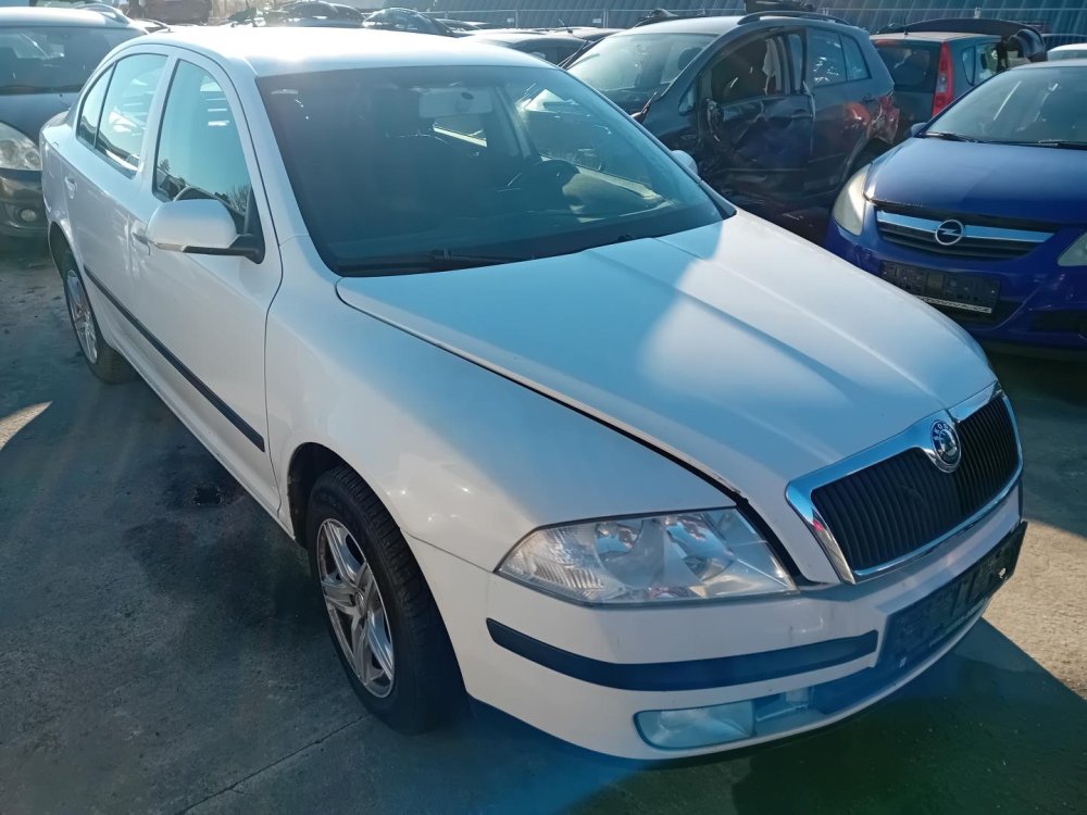 Škoda Octavia II 1.9 TDI ( BXE ) 77kW bílá 1026 r.2007 na náhradní díly