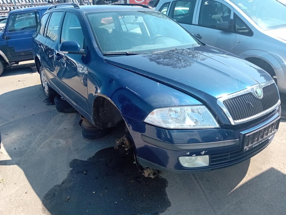 Škoda Octavia II 1.9 TDI ( BXE ) 77kW r.2007 modrá na náhradní díly