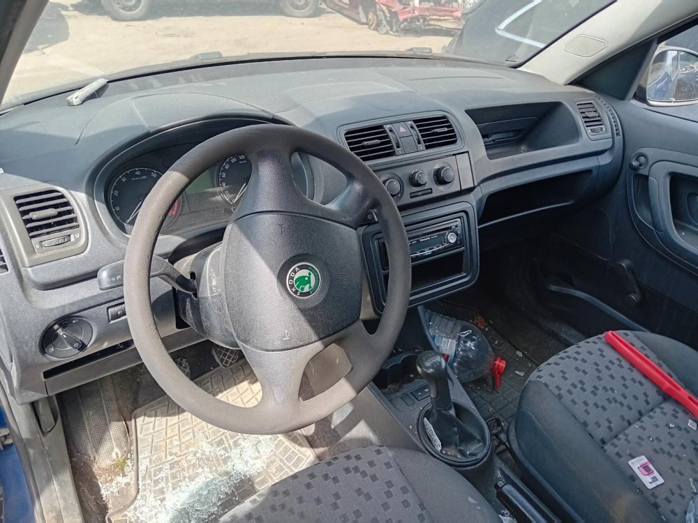 Škoda Praktik 1.2 ( BZG ) 51kW r.2008 modrá na náhradní díly