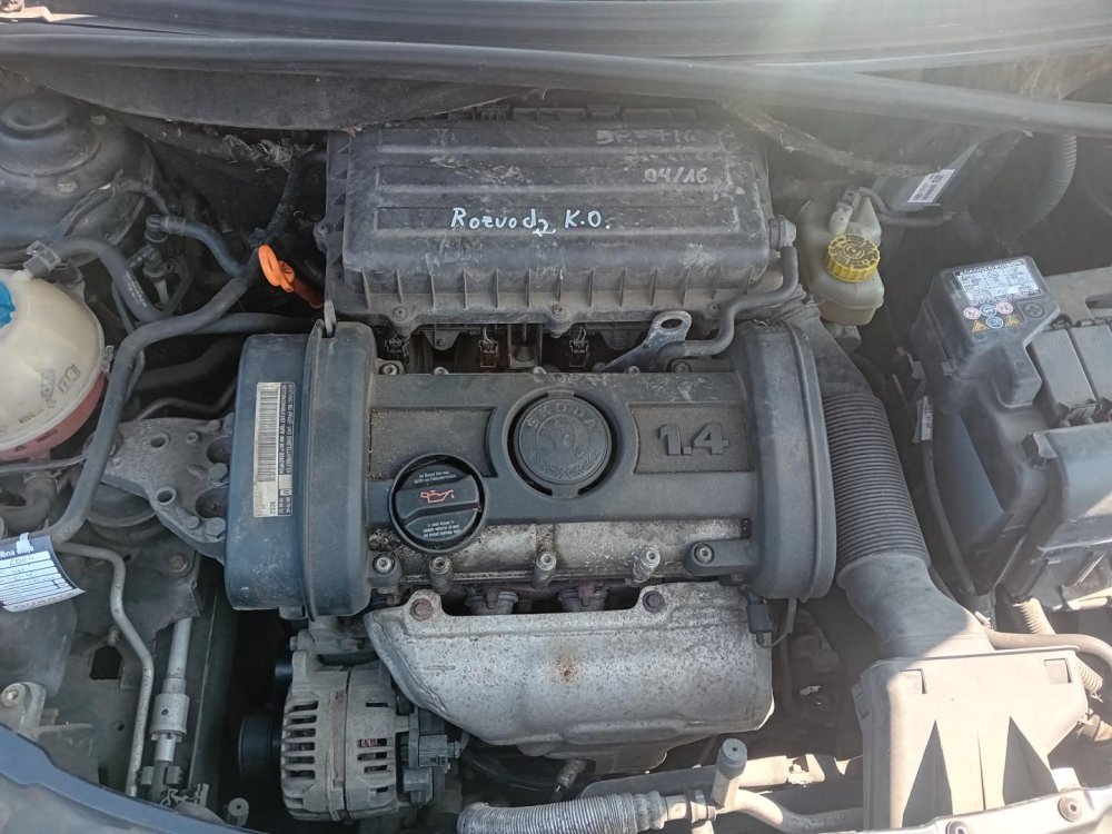 Škoda Roomster 1.4 ( BXW ) 63kW r.2006 šedá na náhradní díly