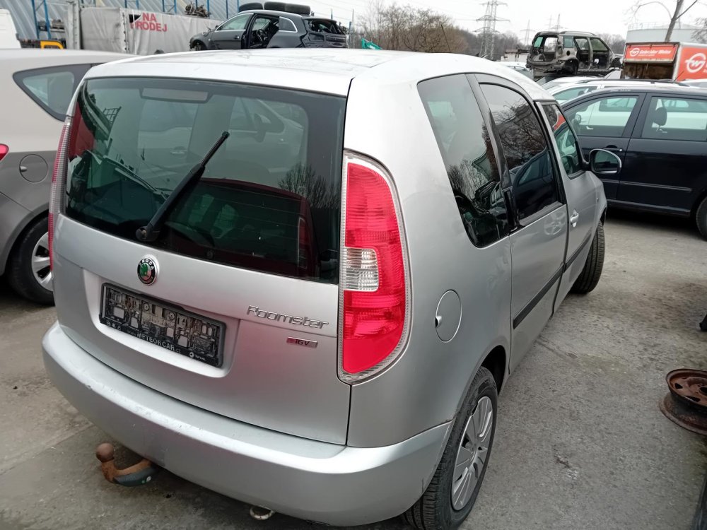Škoda Roomster 1.4 ( BXW ) 63kW r.2007 šedá 9102 na náhradní díly