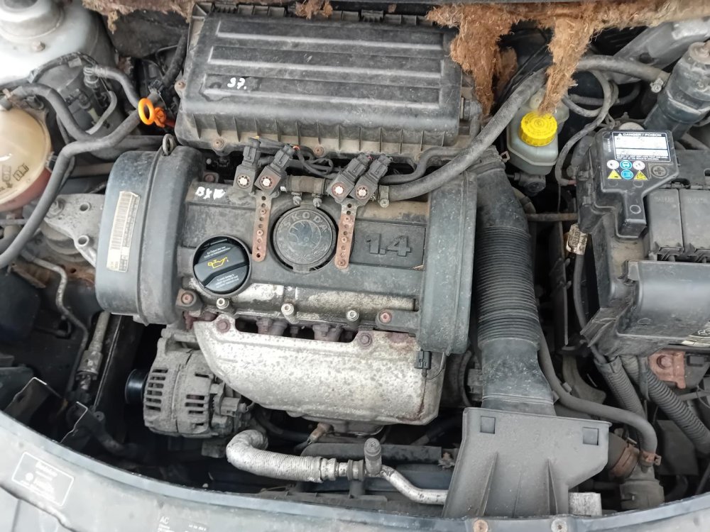 Škoda Roomster 1.4 ( BXW ) 63kW r.2007 šedá 9102 na náhradní díly