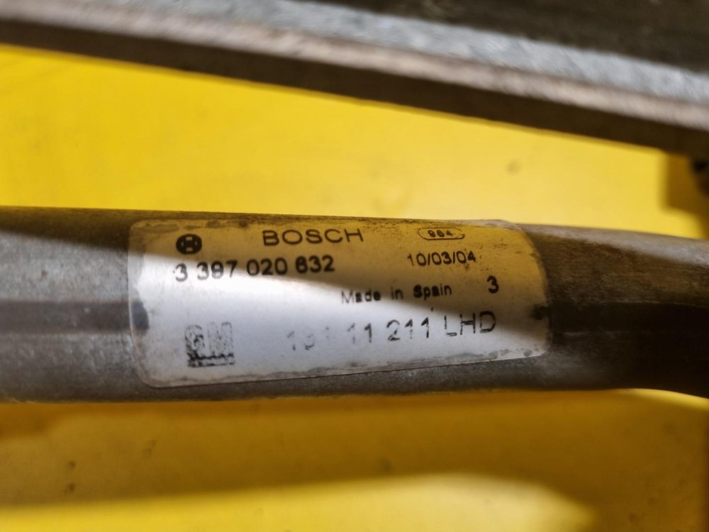 TÁHLA STĚRAČŮ 13111211 S MOTORKEM 0390241538 - OPEL ASTRA H - 17023 TÁHLA STĚRAČŮ 13111211 S MOTORKEM 0390241538 - OPEL ASTRA H - 17023