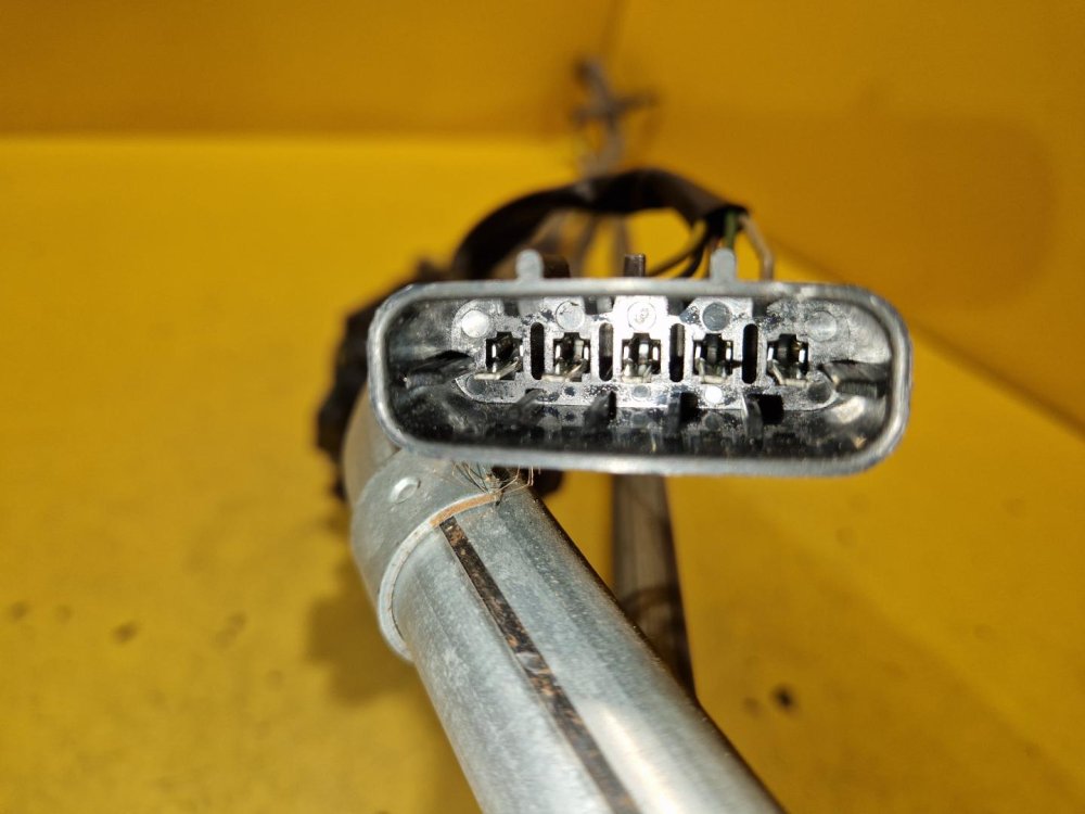 TÁHLA STĚRAČŮ S MOTORKEM - 91498-233 - OPEL MERIVA A - 12863