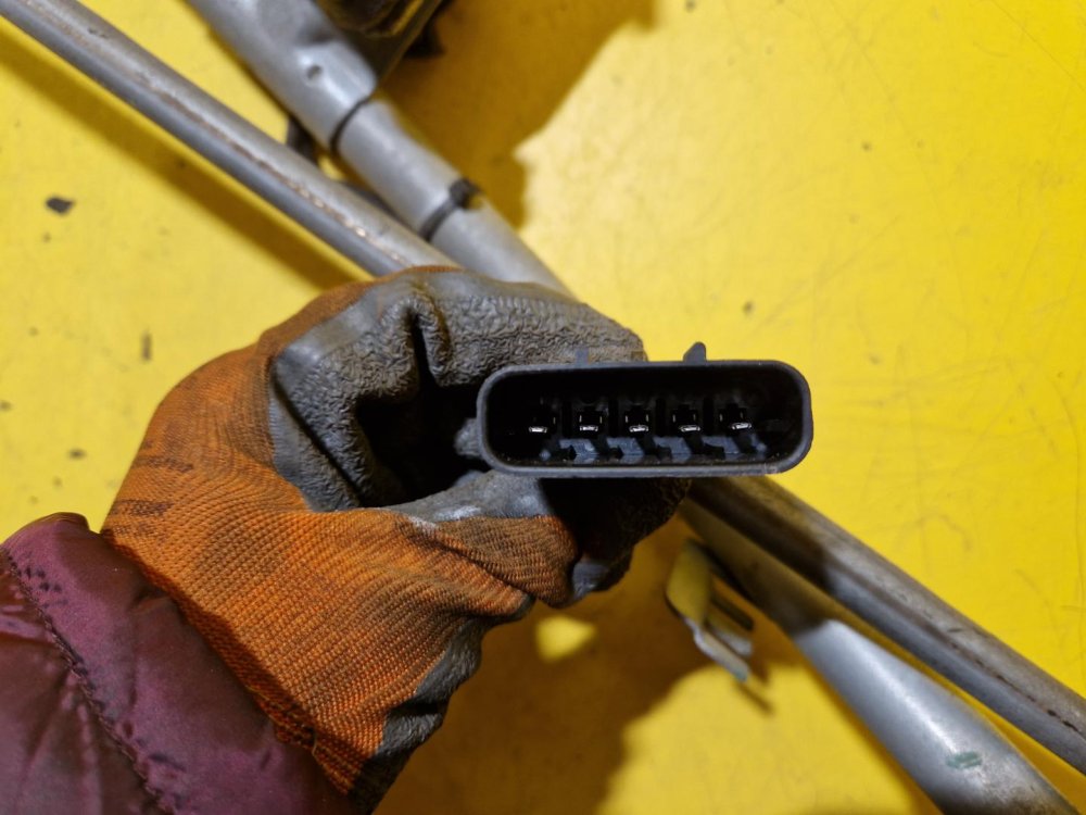 TÁHLA STĚRAČŮ S MOTORKEM - 93390344 - OPEL MERIVA A - 21360 TÁHLA STĚRAČŮ S MOTORKEM - 93390344 - OPEL MERIVA A - 21360