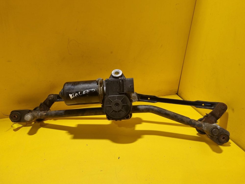 TÁHLA STĚRAČŮ S MOTORKEM  KIA CEED I / HYUNDAI I30 I - 17028