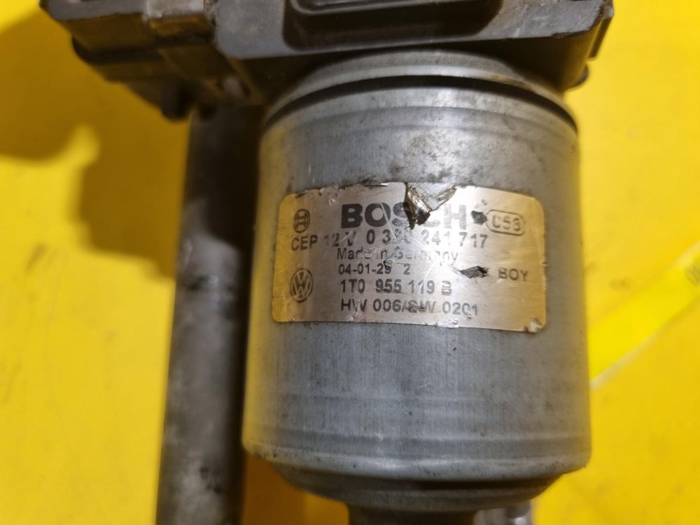 TÁHLA STĚRAČŮ S MOTORKEM 0390241717 VW TOURAN I (1T1, 1T2) - 16930 TÁHLA STĚRAČŮ S MOTORKEM 0390241717 VW TOURAN I (1T1, 1T2) - 16930