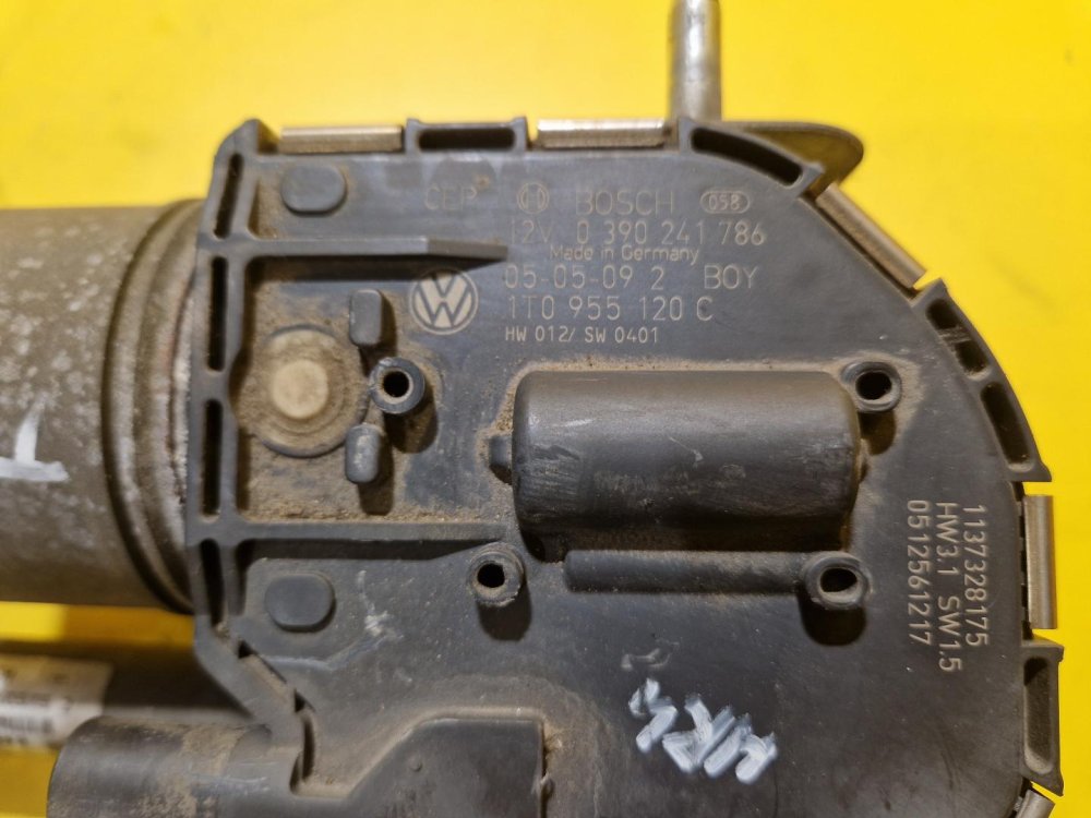 TÁHLA STĚRAČŮ S MOTORKEM 0390241786 VW TOURAN I (1T1, 1T2) - 18152 TÁHLA STĚRAČŮ S MOTORKEM 0390241786 VW TOURAN I (1T1, 1T2) - 18152