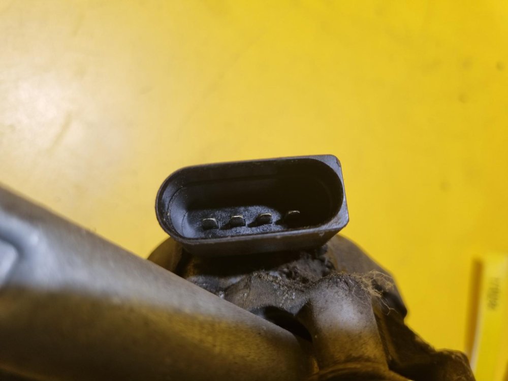 TÁHLA STĚRAČŮ S MOTORKEM 13182340 OPEL CORSA D - 17024