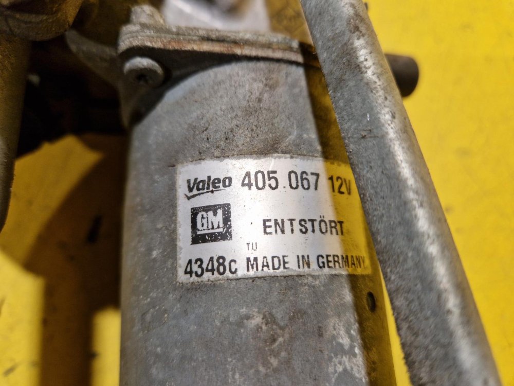 TÁHLA STĚRAČŮ S MOTORKEM 13182340 OPEL CORSA D - 21068