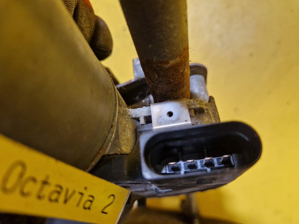 TÁHLA STĚRAČŮ S MOTORKEM 1Z1955119A - ŠKODA OCTAVIA II - 18695