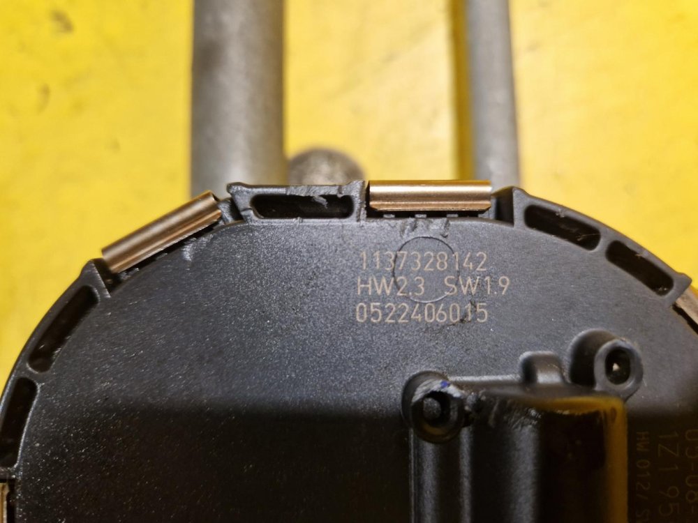 TÁHLA STĚRAČŮ S MOTORKEM 1Z1955119A - ŠKODA OCTAVIA II - 18696